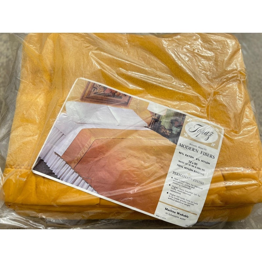 Vtg‎ Topaz Gold Blanket 72x90 Rayon Nylon Blend Permanap Finish Made in USA NOS